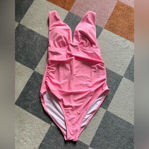 Old Navy High Cut Plunge Neck
Ruched Side One Piece Pink Bathing Suit